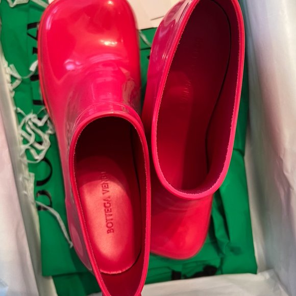 NEW in Box: BOTTEGA VENETA Rubber Block-Heel Ankle Booties - Picture 4 of 7